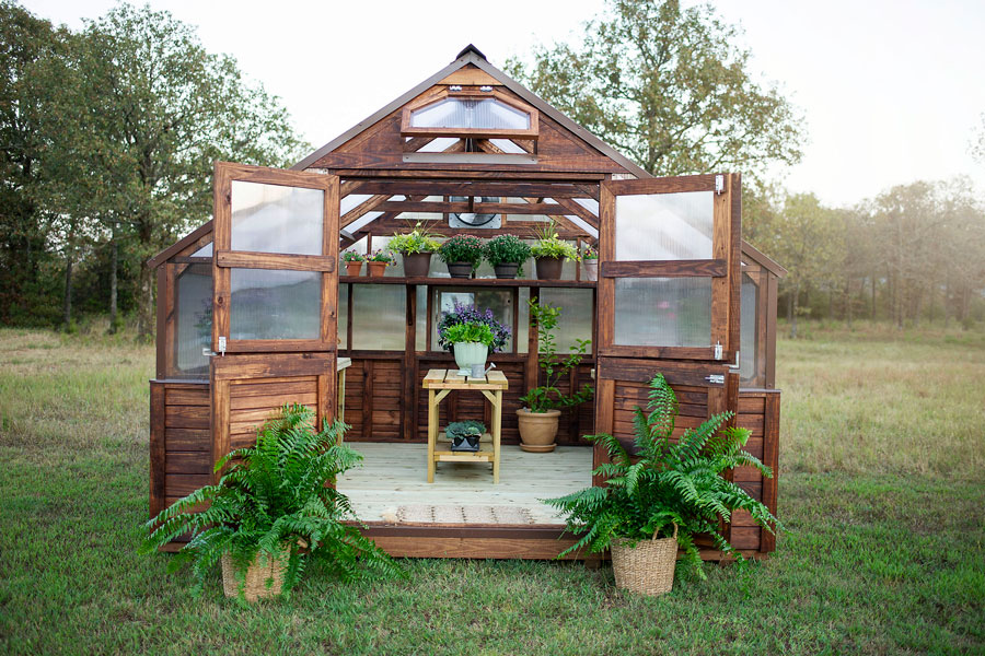 Exterior shot of a 12x12 Yoderbilt Greenhouse