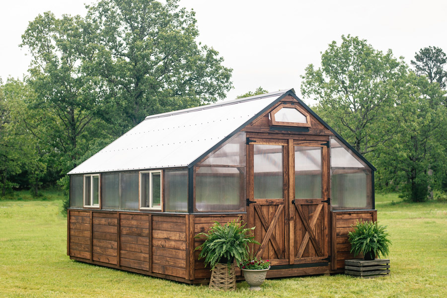 Exterior shot of a 12x16 Yoderbilt Legacy Greenhouse.